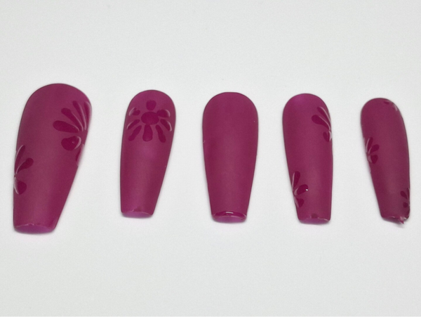 Press on nails Rose avec des fleurs
