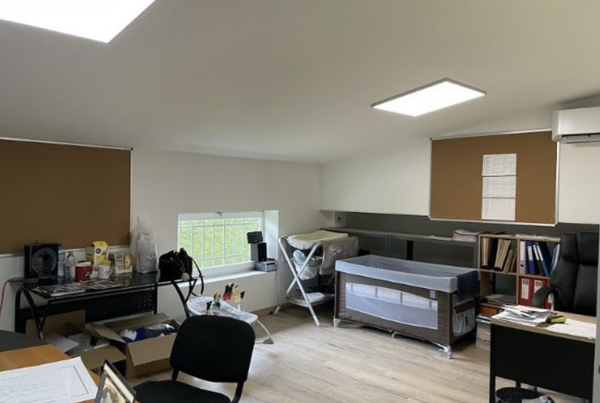 FOND DE COMMERCE, 230 M2, 300 000€ - SALLES 33770. Réf : VF052