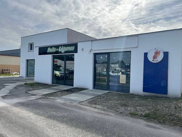 LOCATION LOCAL COMMERCIAL, 90 M2, 33610 CESTAS