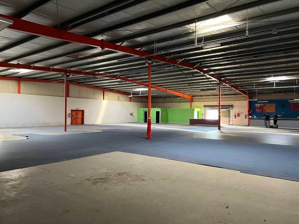 LOCAL COMMERCIAL 1300 M2 - BIGANOS 33380. Réf : VP176