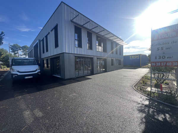 LOCAL COMMERCIAL 160 M2 - GUJAN MESTRAS 33470. Réf : VP281