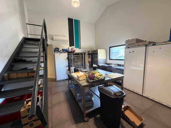 LOCAL D'ACTIVITE 75 M2 - LEOGNAN 33850 - REFLP412