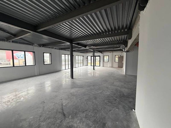 PLATEAU DE BUREAUX 336 M2 - GUJAN MESTRAS 33470