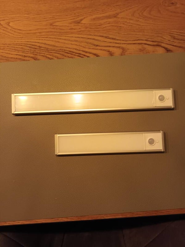 Ultradünne LED-Unterbauleuchte mit Bewegungssensor – magnetisch, kabellos, aufladbar (Nur echt mit 5 Farbmodi!)