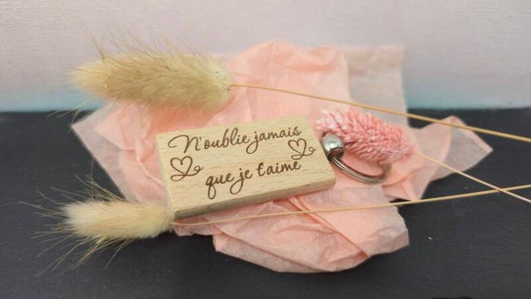Porte-clés personnalisé en bois gravé - Prénom, texte ou message