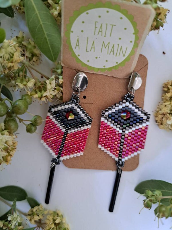 Boucle d'oreille en perle Miyuki avec tige noir