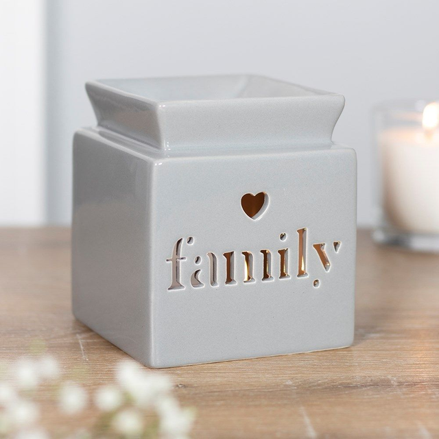 Brûle-parfum family
