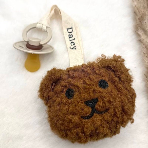 Speenknuffel met naam “Beertje Bruin”
