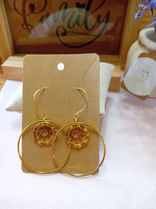 boucles d'oreilles dorées