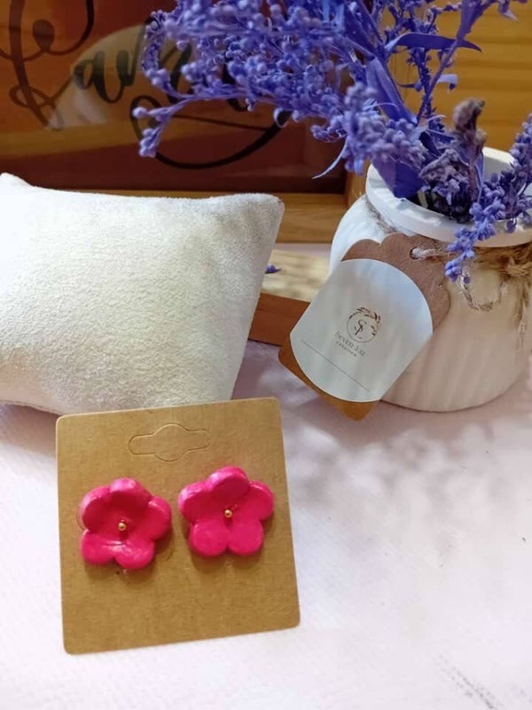 Boucles d'oreilles fleurs en argile