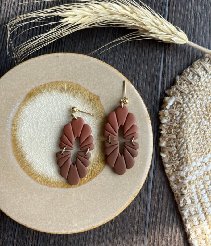 Jente dual in Brown