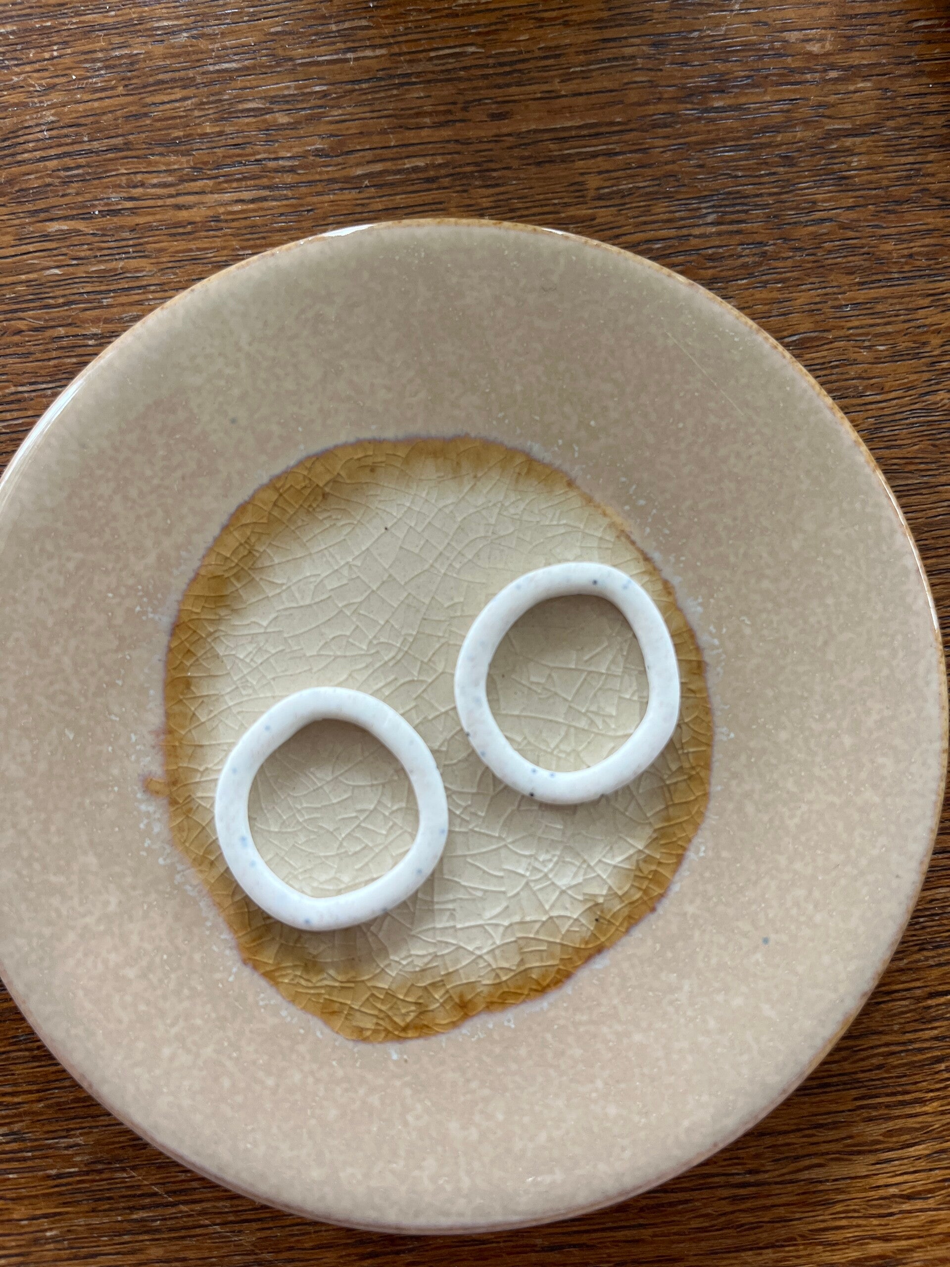 Hoop in White stone