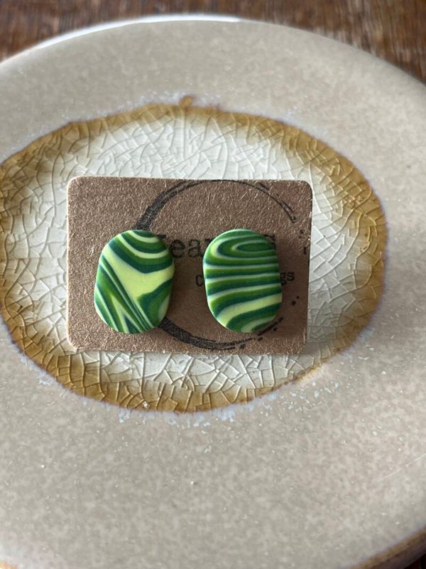 Oval in Green Swirl stud