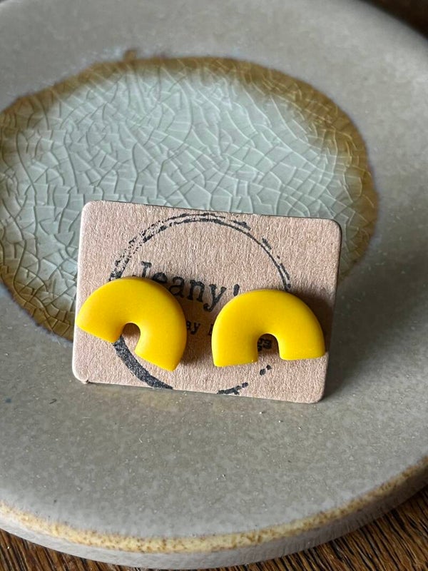 Rainbow in Yellow stud