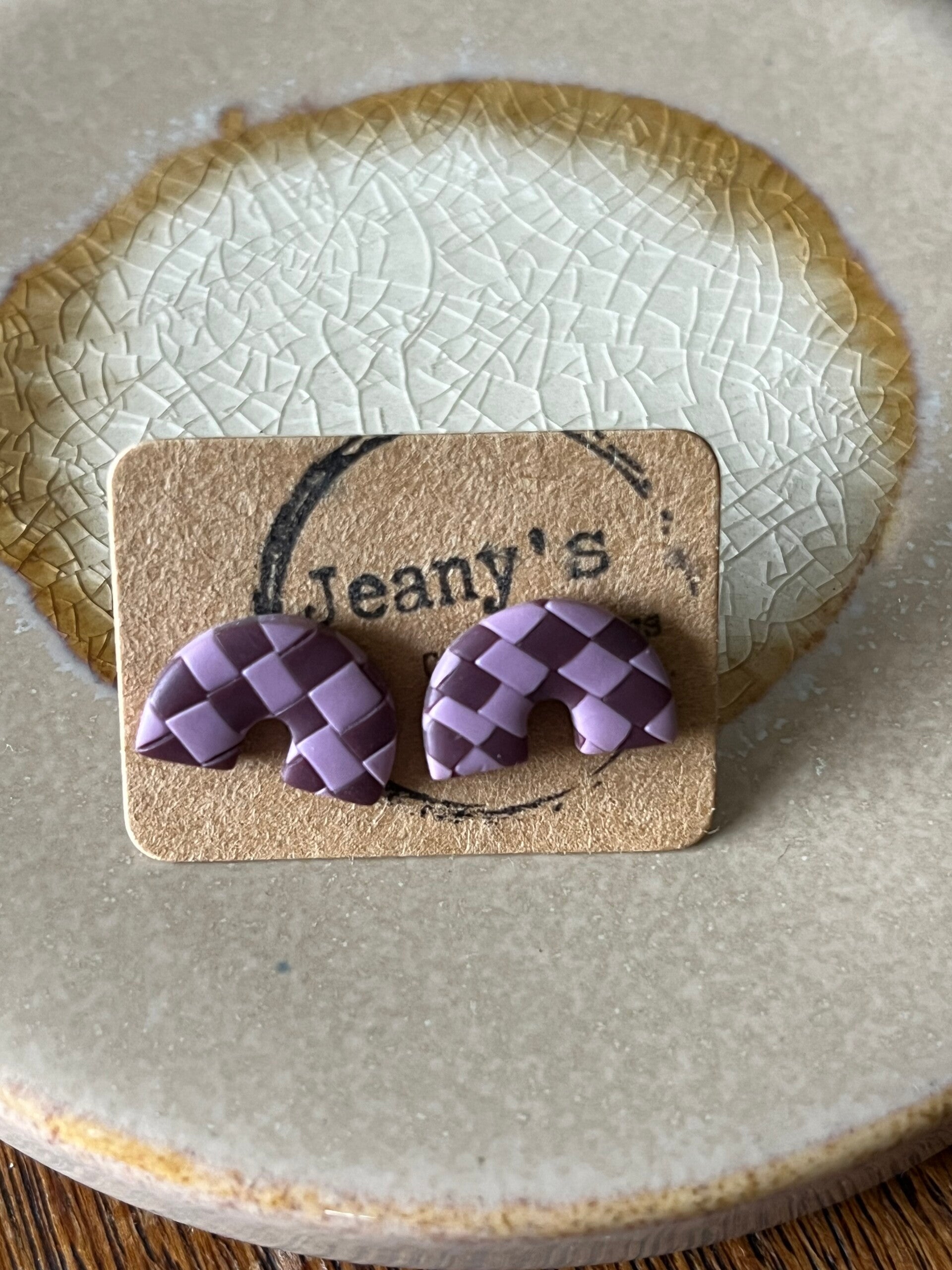 Rainbow in Purple Mauve stud