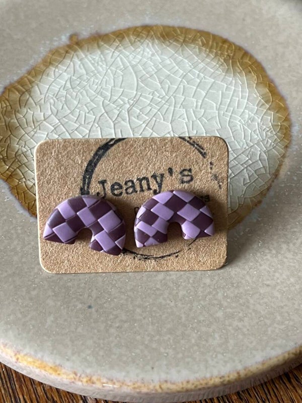 Rainbow in Purple Mauve stud