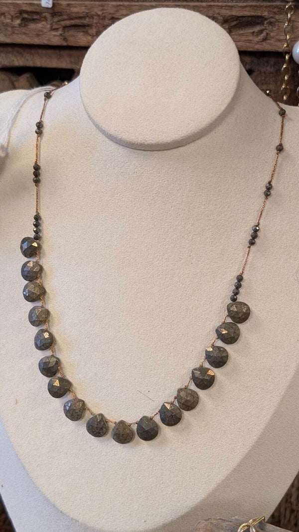 Collier Emmy