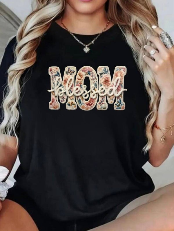 Blessed Mom Quilt Design Graphic T-Shirt