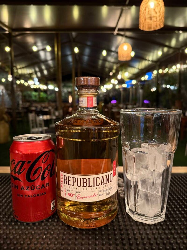 REPUBLICANO MOSCATEL O ROBLE TRIPLE DESTILADO 40°