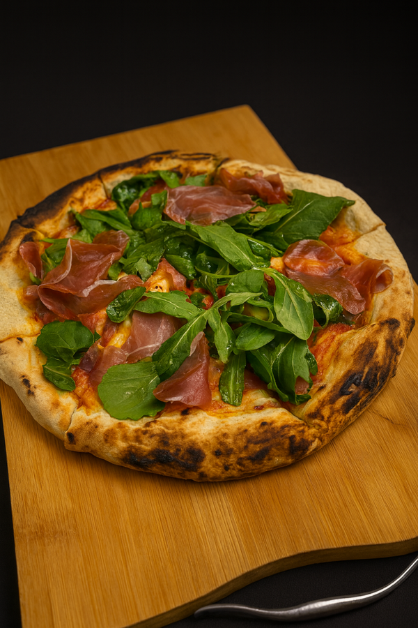 PIZZA JAMÓN SERRANO Y RÚCULA