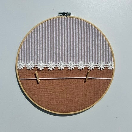 Prikbord - Roest met streepjes
