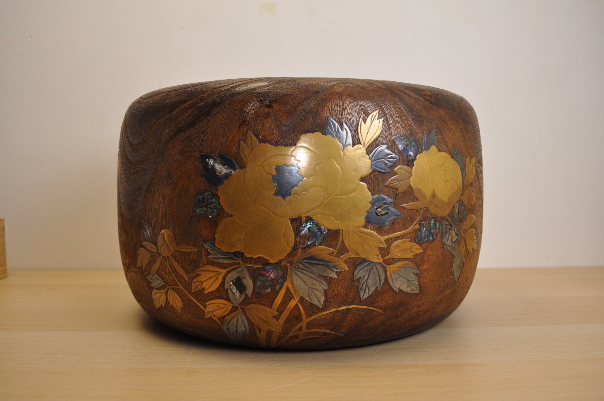 hibachi with maki e inlay