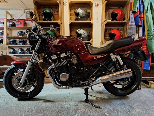 Honda CB750 Seven Fifty.