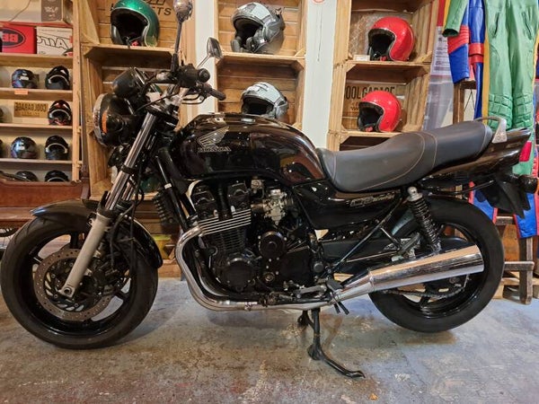 Honda CB750 Seven Fifty. Laatste modeljaar 2003