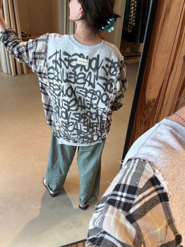 LA SEULE SHOP SWEATER 2