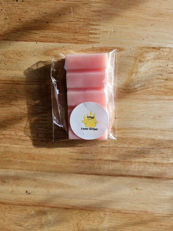Strawberry Frosting Milkshake Fragrance Wax Melts.