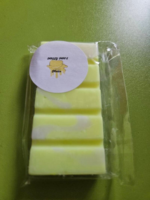 Foam Banana Milkshake Fragrance Wax Melts.