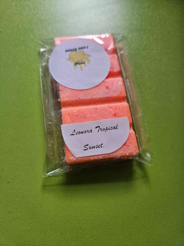 Leonora Tropical Sunset Fragrance Wax Melts.