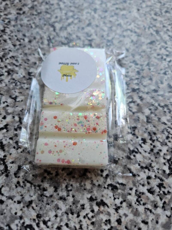 Soft Cuddles Fragrance Wax Melts - 5 Piece Snap Bar.