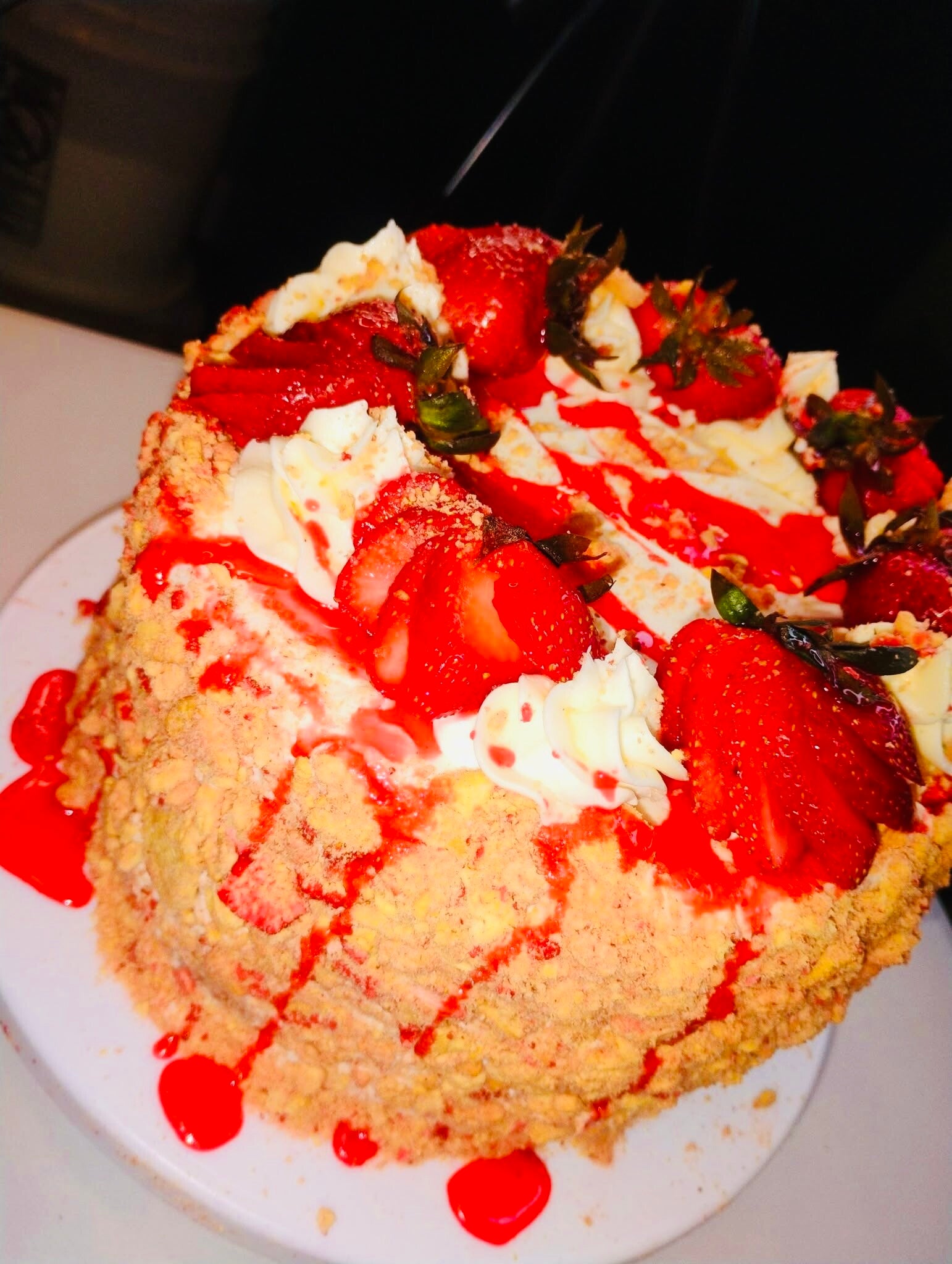 Strawberry Cheesecake Crunch Cake