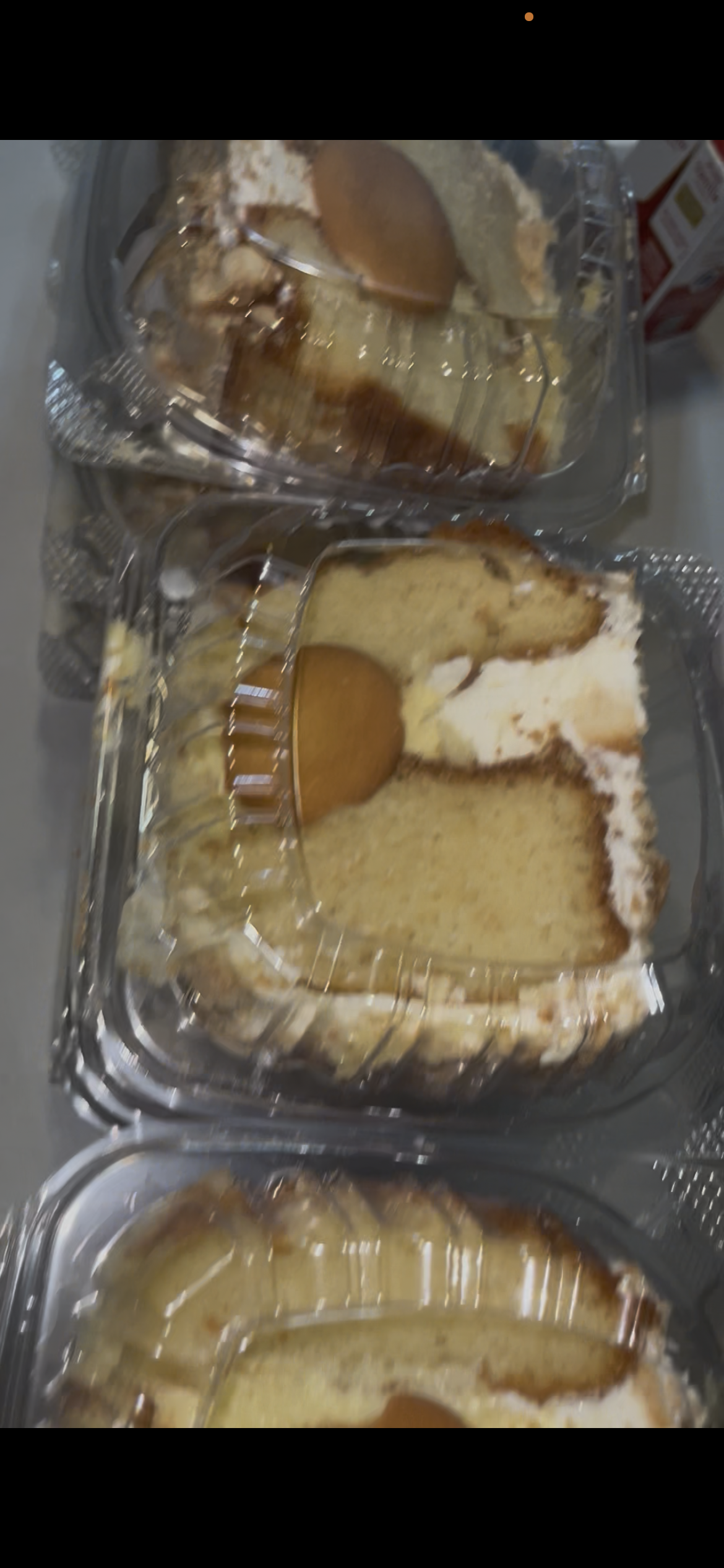 Banana pudding cake slices