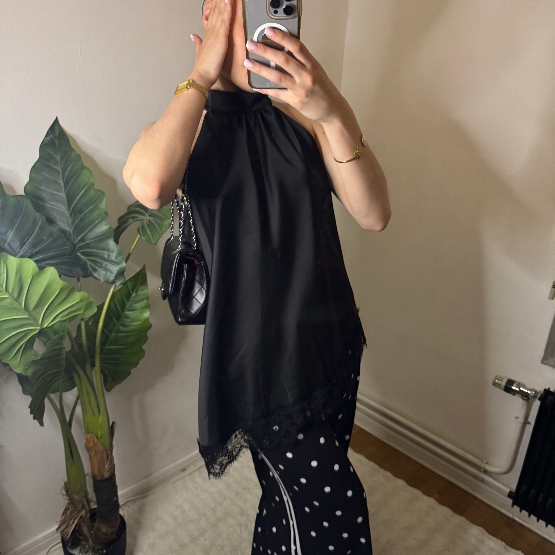 Top satiné asymétrique