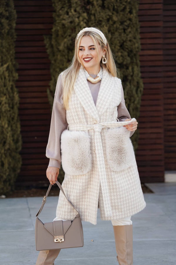 Sleeveless Belted Reversible Coat
