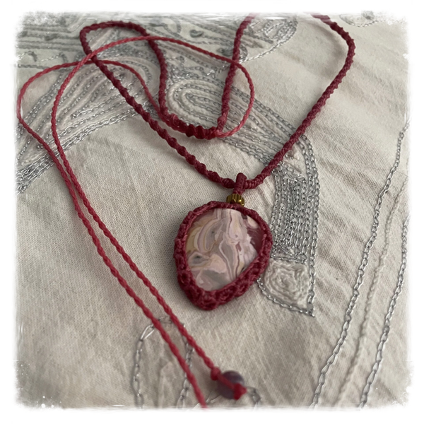Rhodochrosite sertie en Fil Macramé