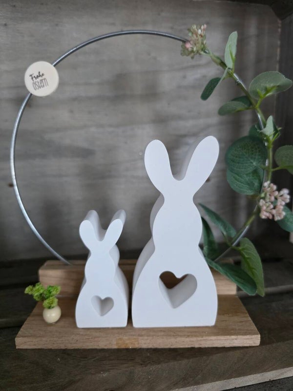 Oster-Set „Hasenliebe“ – 2 Keracraft Hasen auf Holzsockel
