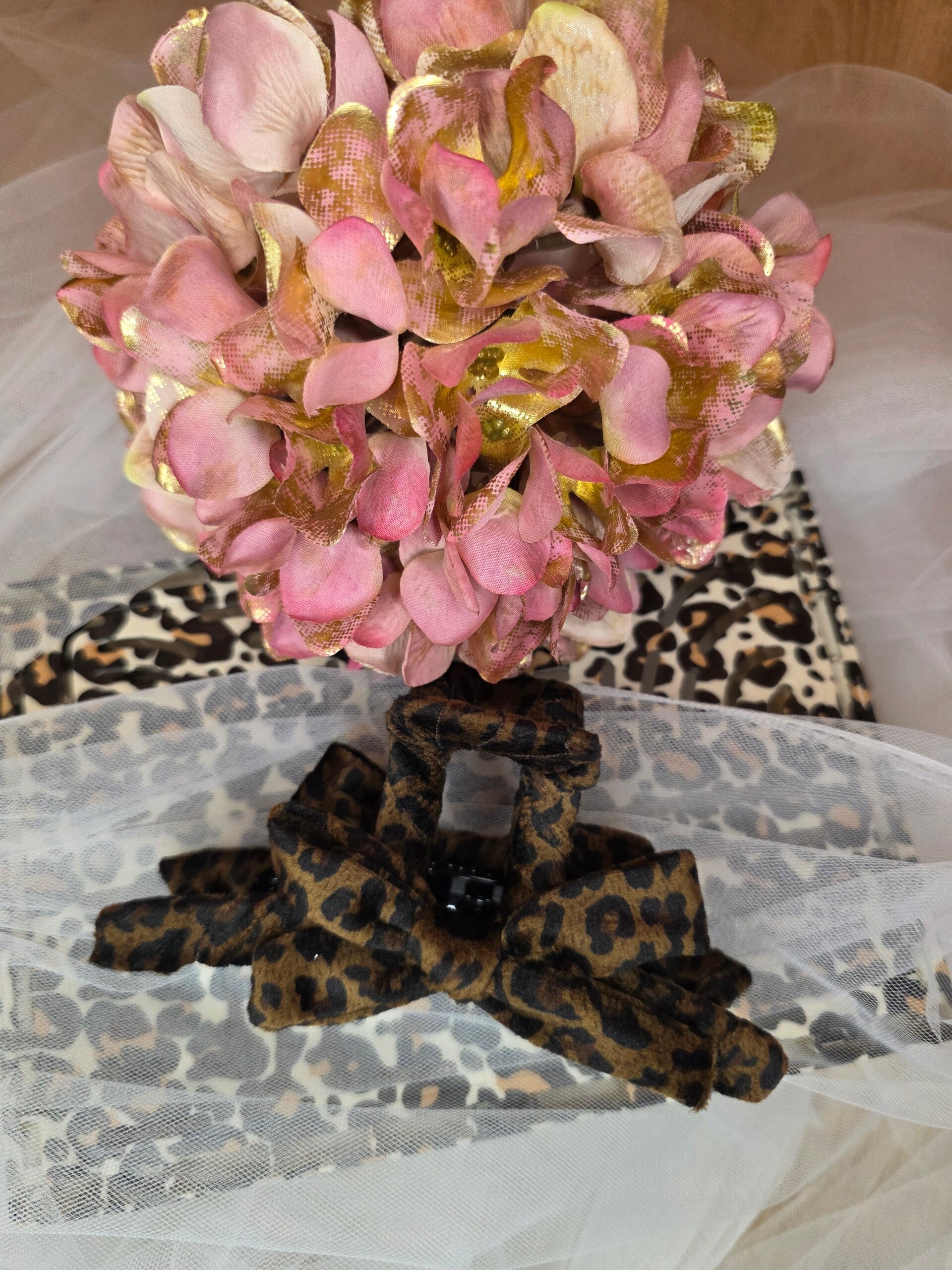 „Leo Bow Haarclip“