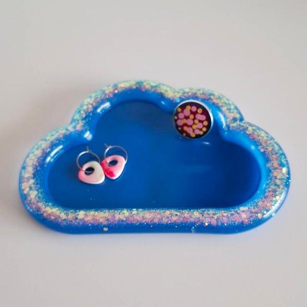 Schaaltje blauwe wolk
