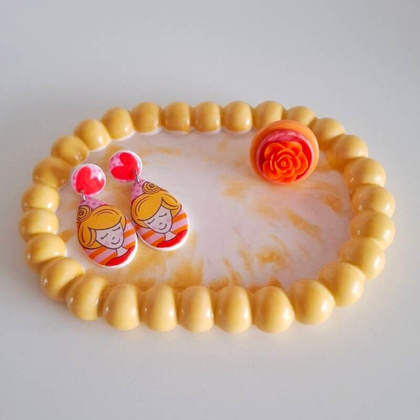 Schaaltje geel bolletjes ovaal