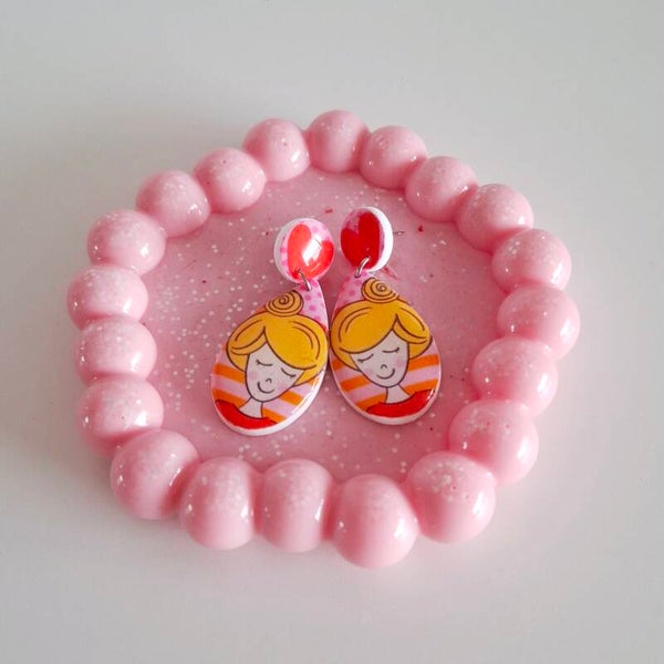 Schaaltje roze bolletjes
