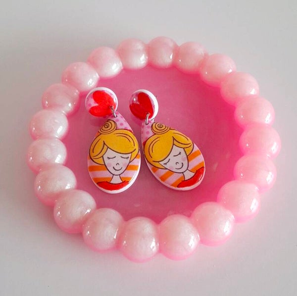 Schaaltje roze bolletjes