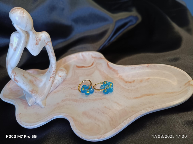 Plateau avec sa statuette