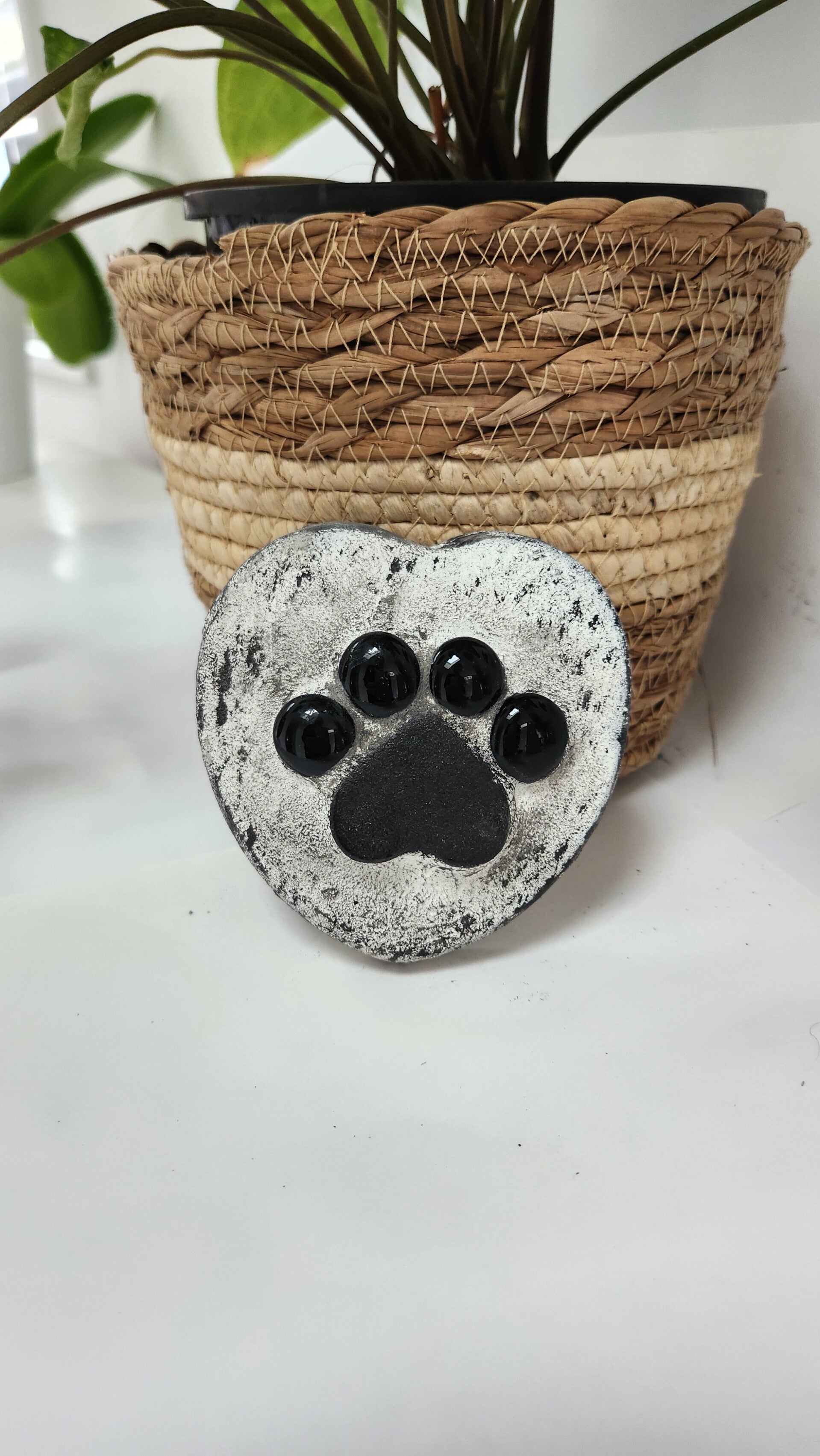 Heartstone Paw - Black