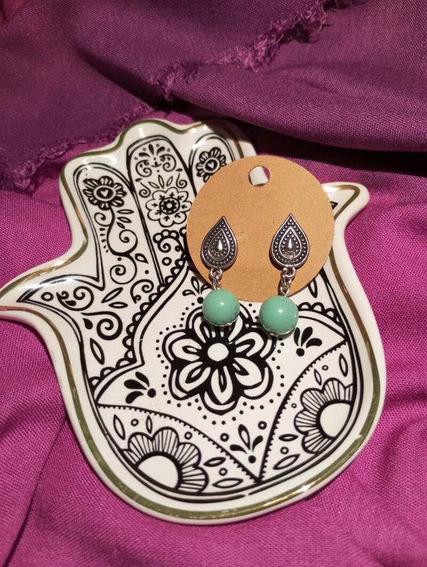 Pendiente gotitas plateadas con con bolita turquesa