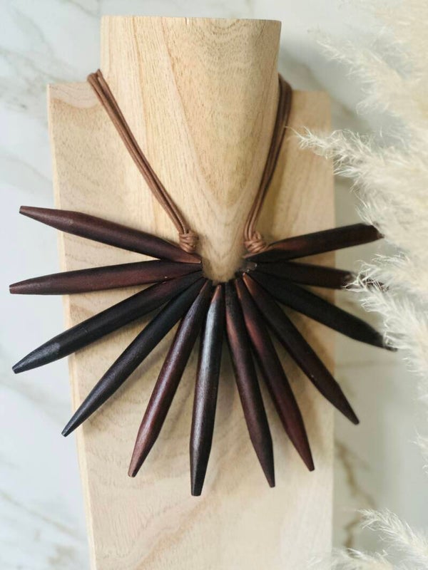 Bohemian Neckless Tierra Negra