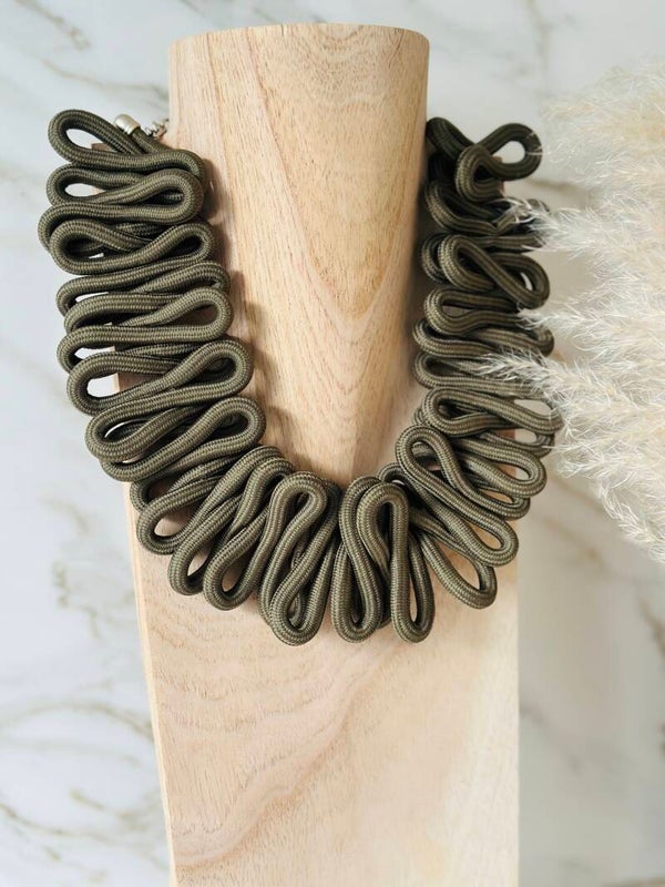 Bohemian Neckless Serpiente Venenosa