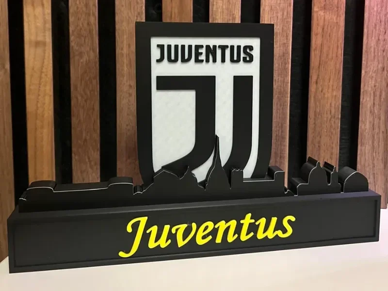 Juventus mit Turiner Skyline